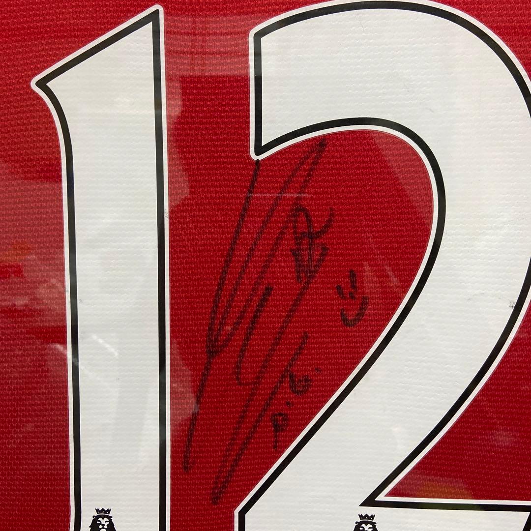 オリヴィエ・ジルー直筆サインユニフォーム