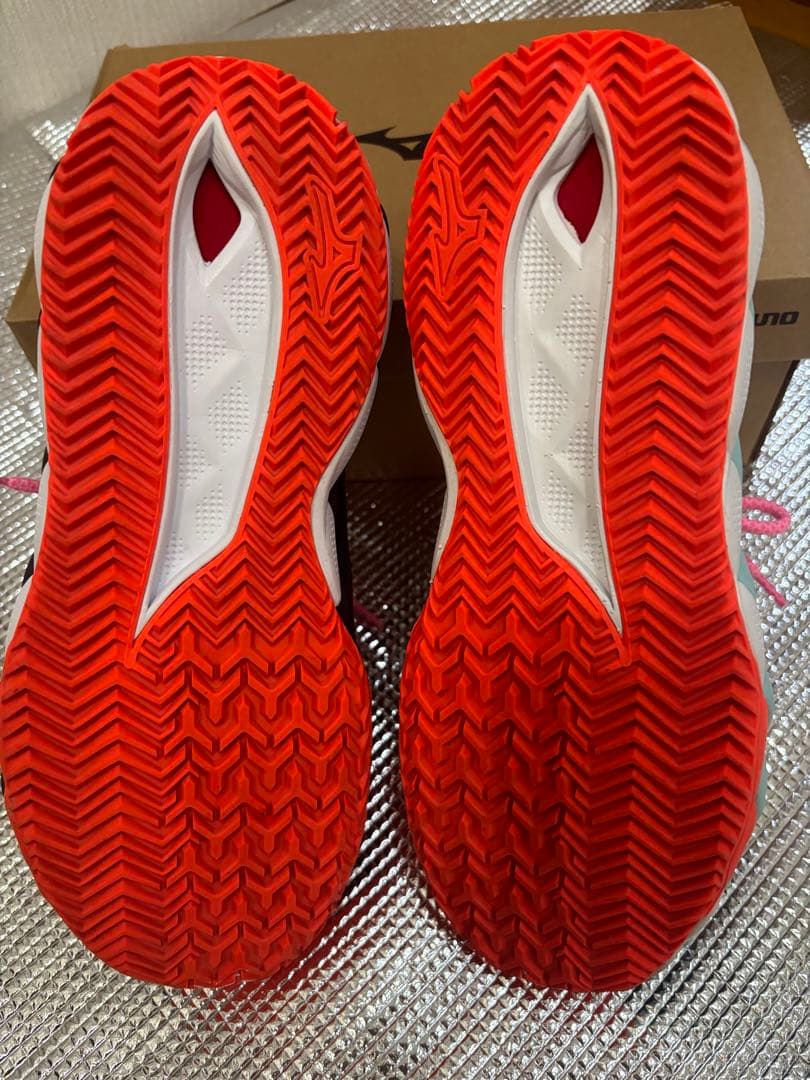 ミズノ　テニスシューズ　ウェーブエンフォースツアーOC 27センチ