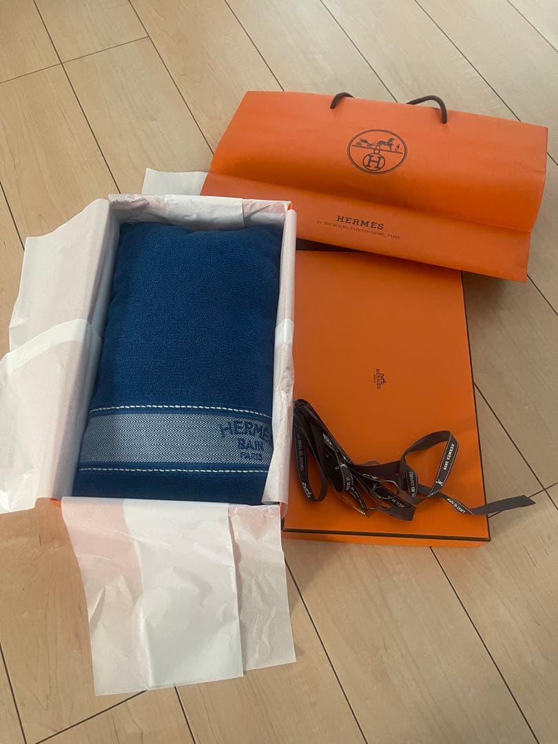 未使用品！！HERMES 青 ビーチクッション