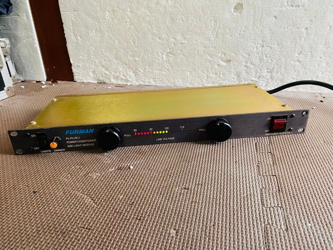 FURMAN PL-PLUS J 電源コンディショナー, 動作確認済み。