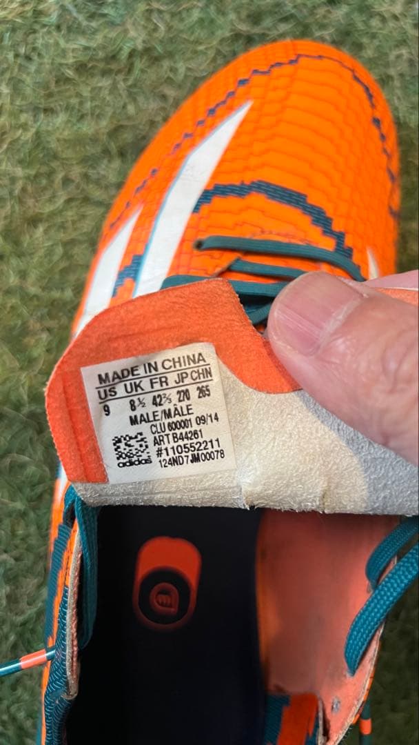 アディゼロ　f50 メッシver FG 27cm