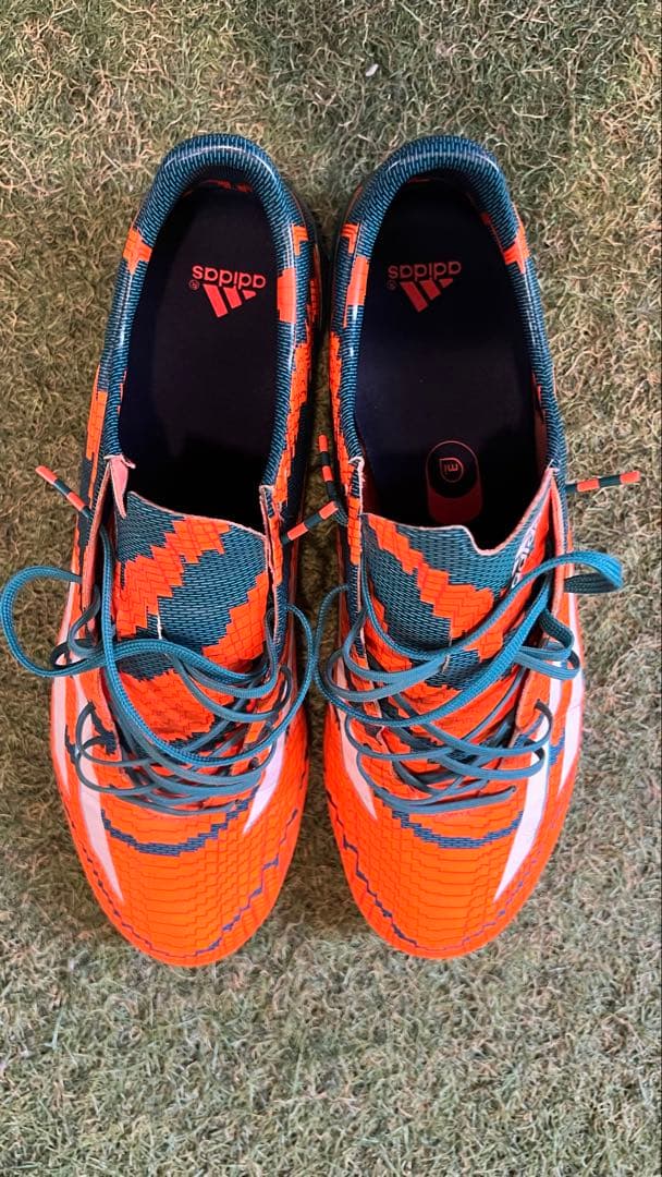 アディゼロ　f50 メッシver FG 27cm