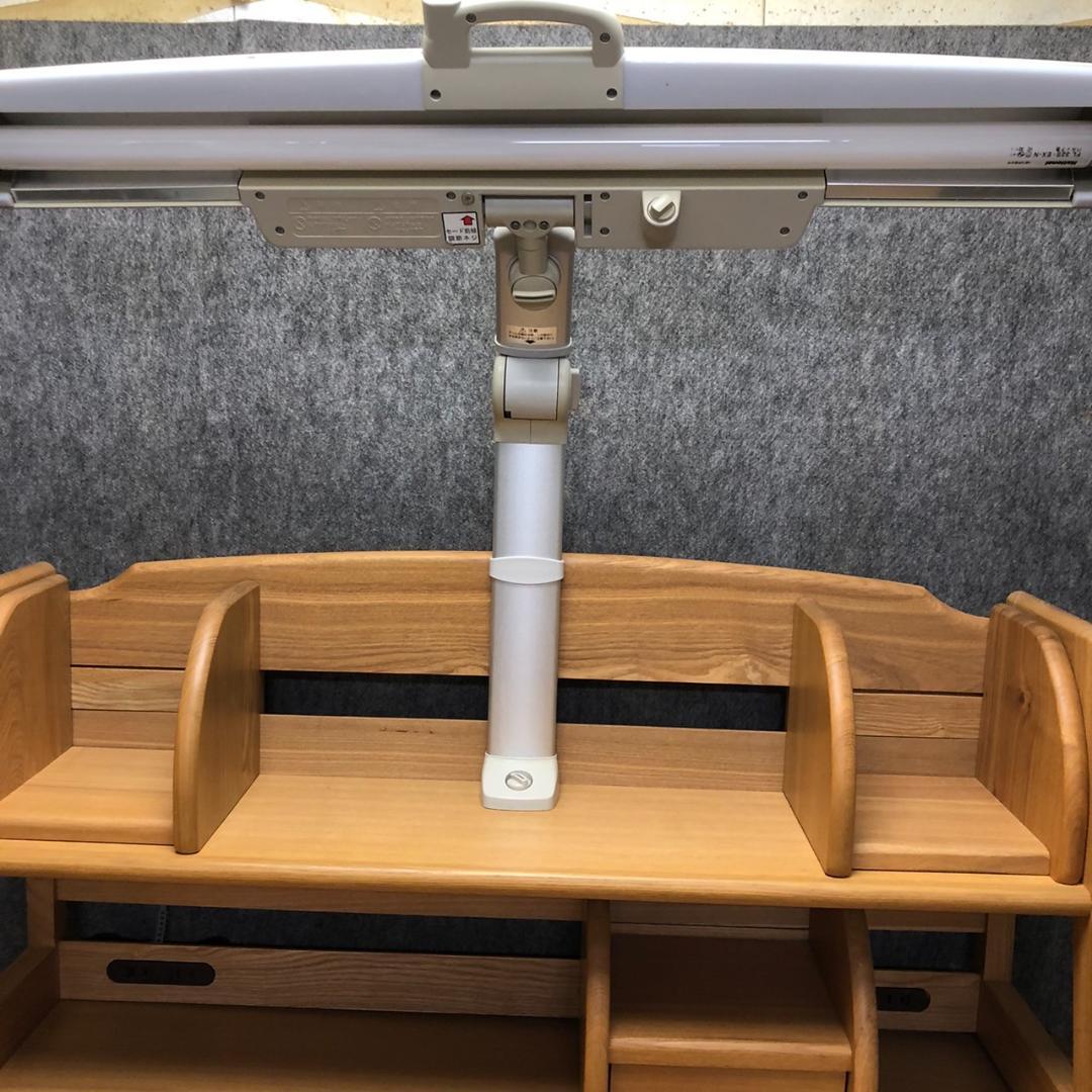 美品　大塚　OTSUKA　学習机、椅子、デスクライトセット
