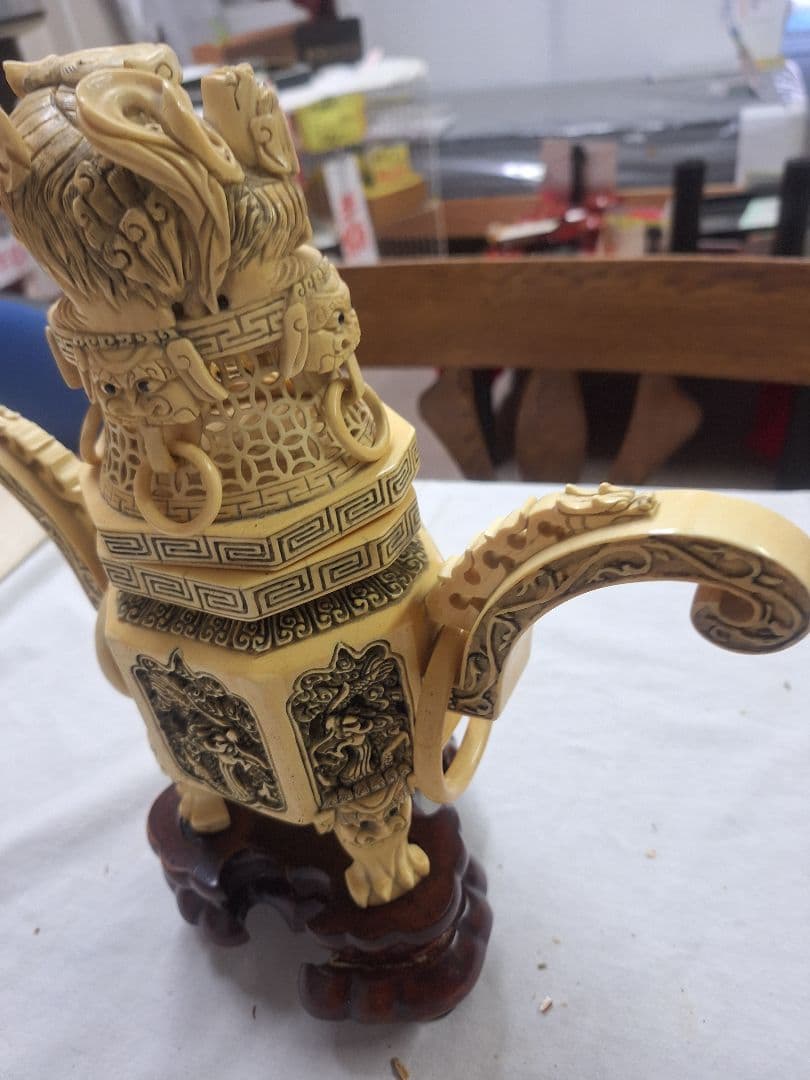 中国工芸香炉　獅子の彫刻 　石製床飾