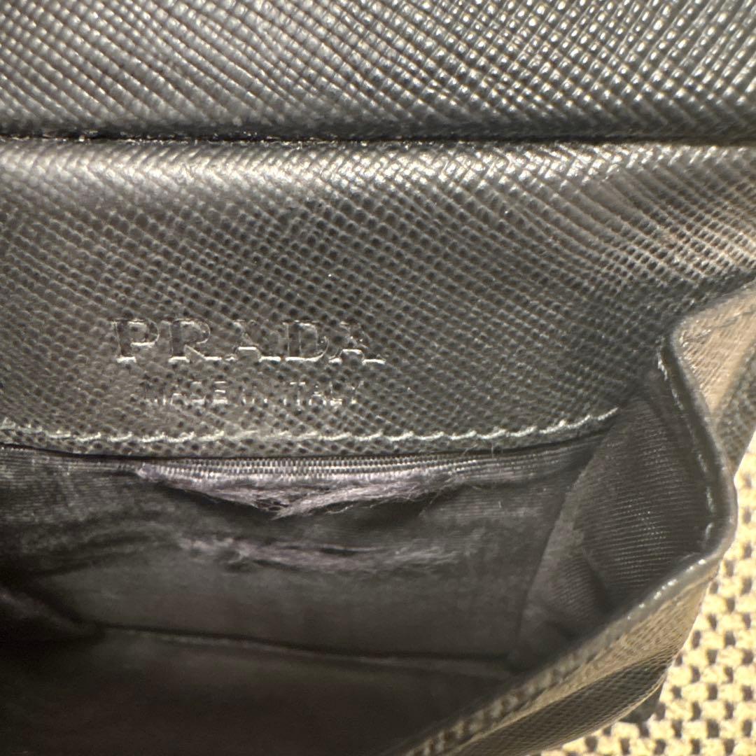 PRADA サフィアーノ 二つ折り財布 黒