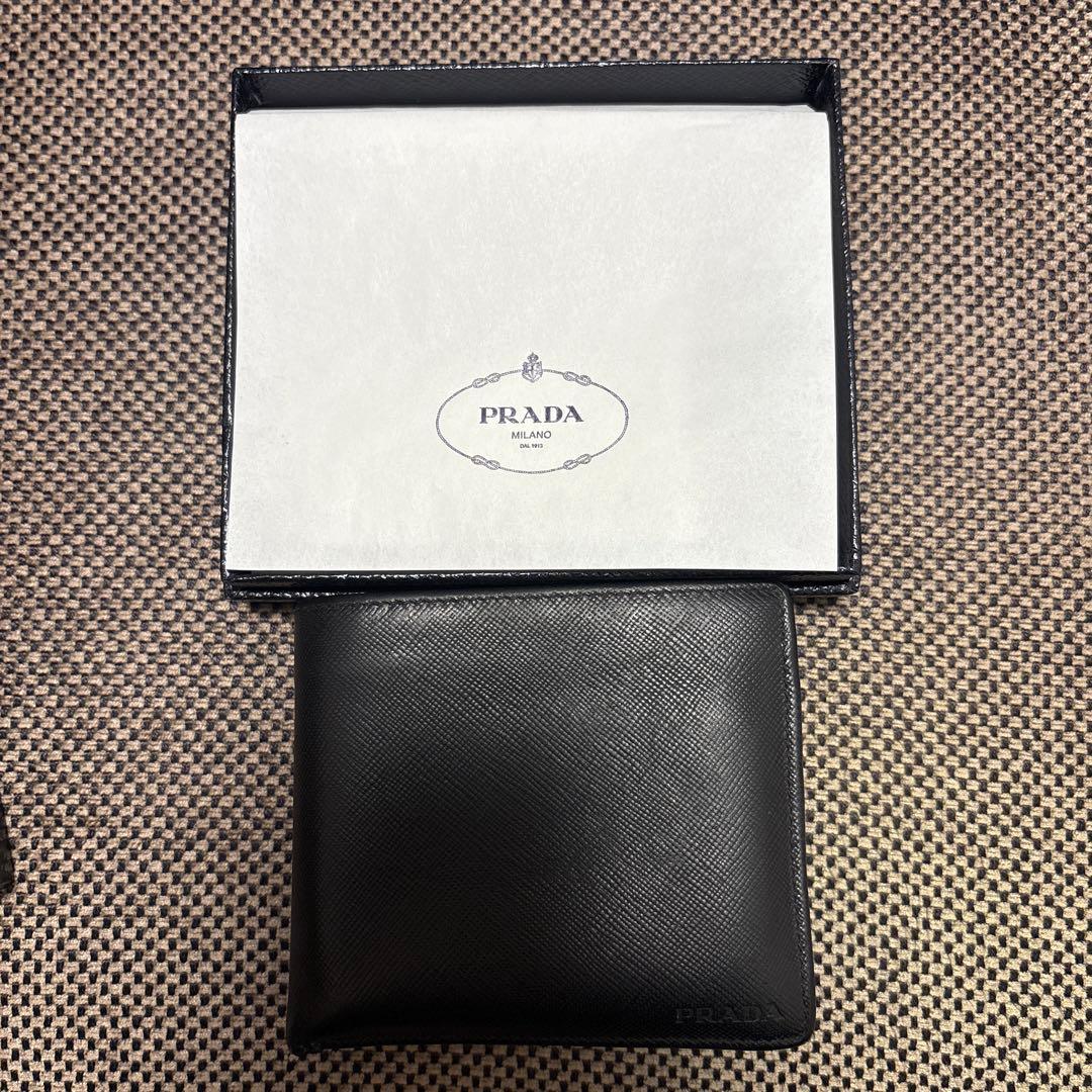 PRADA サフィアーノ 二つ折り財布 黒