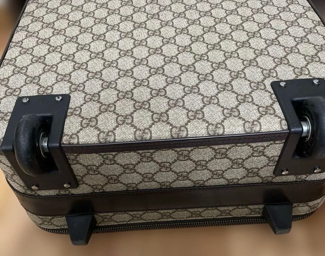 GUCCIキャリーケース