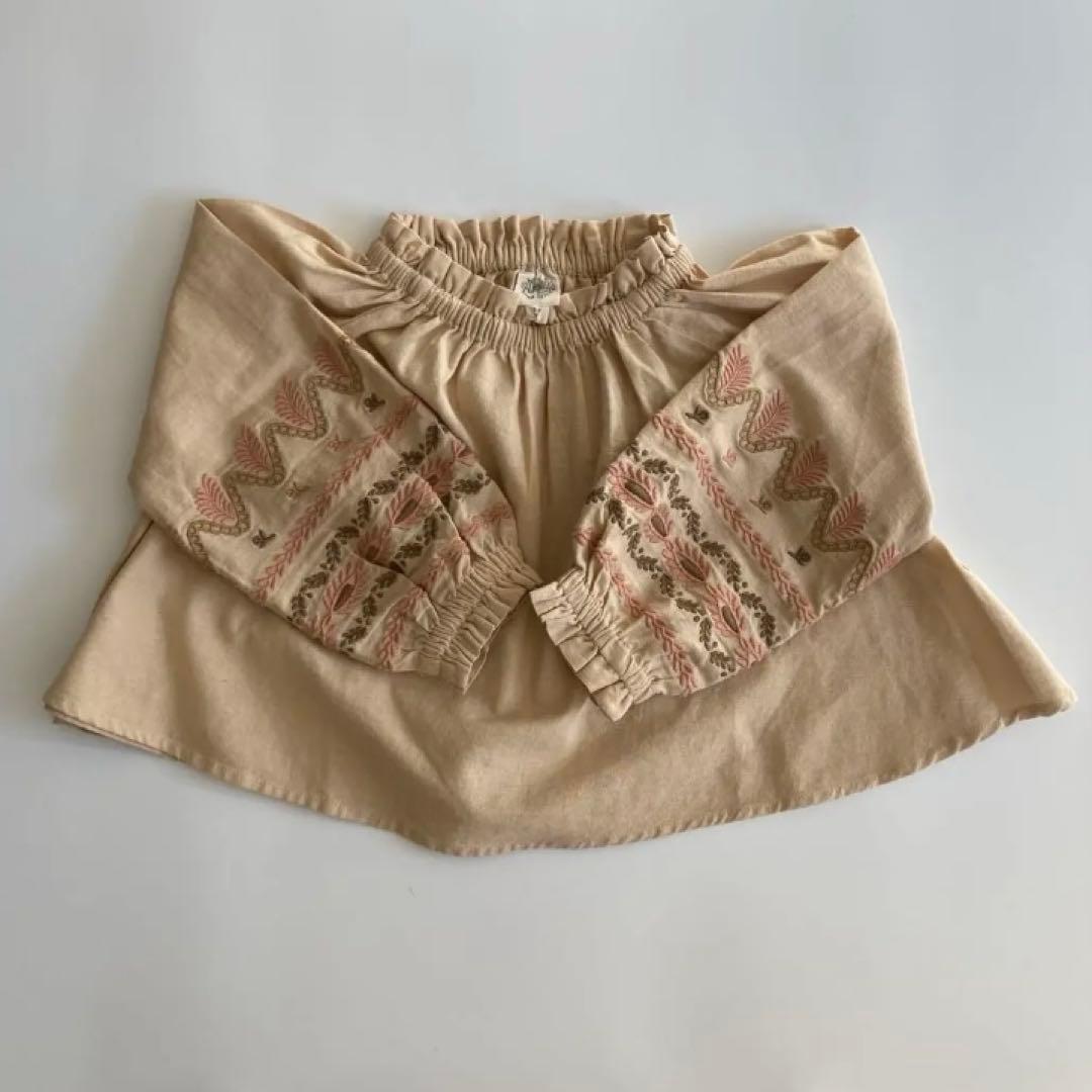 Apolina｜meera blouse almond