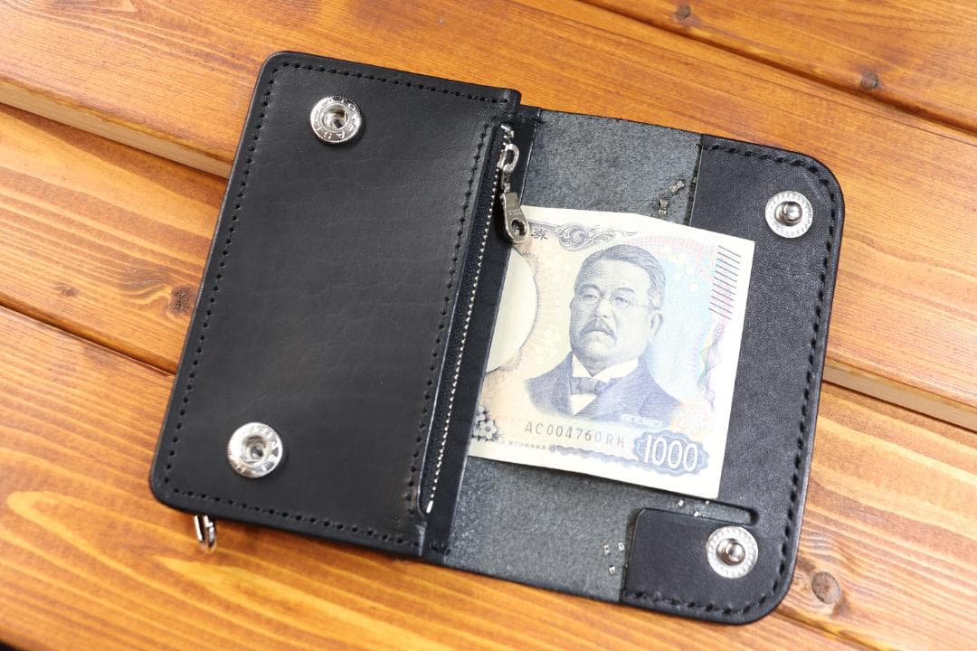 フラワースタッズミドルトラッカーウォレット ハトメ小判カン付き