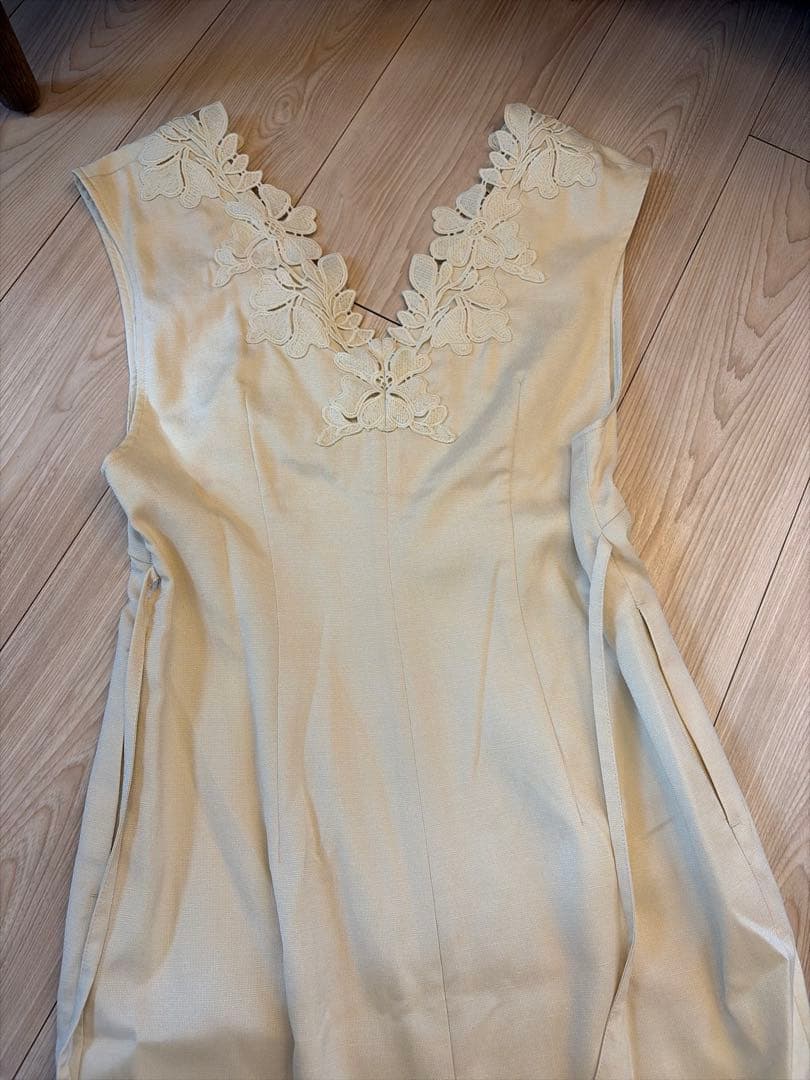 JUSGLITTY 《有楽町マルイ限定》レースVネックジャンスカ　オフ白