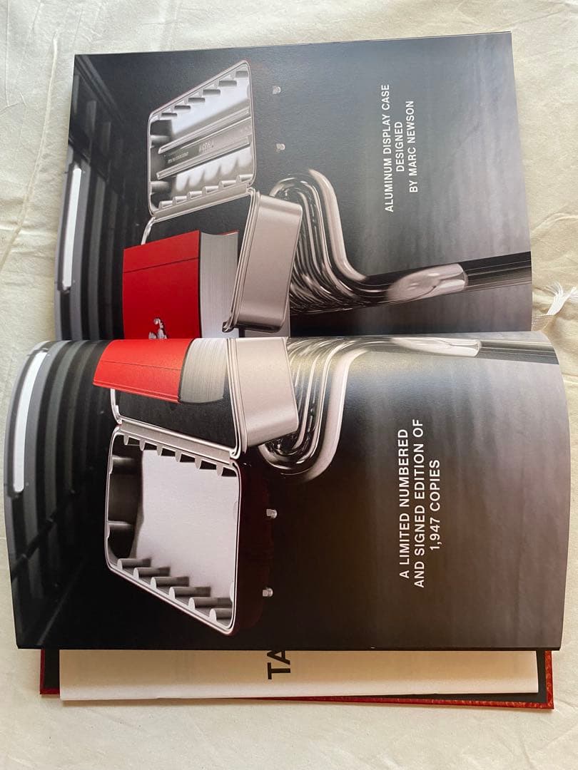 TASCHEN 限定エディション 2018/19 赤