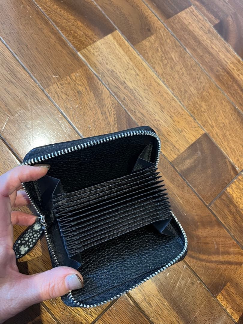 スタースティングレイ ミニ財布 カードケース エイ革 一枚革 梅花皮 ブラック