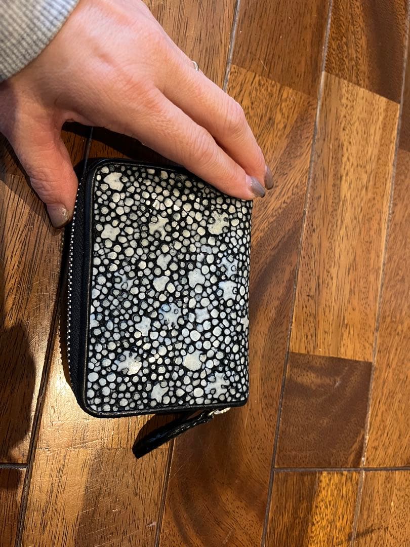 スタースティングレイ ミニ財布 カードケース エイ革 一枚革 梅花皮 ブラック