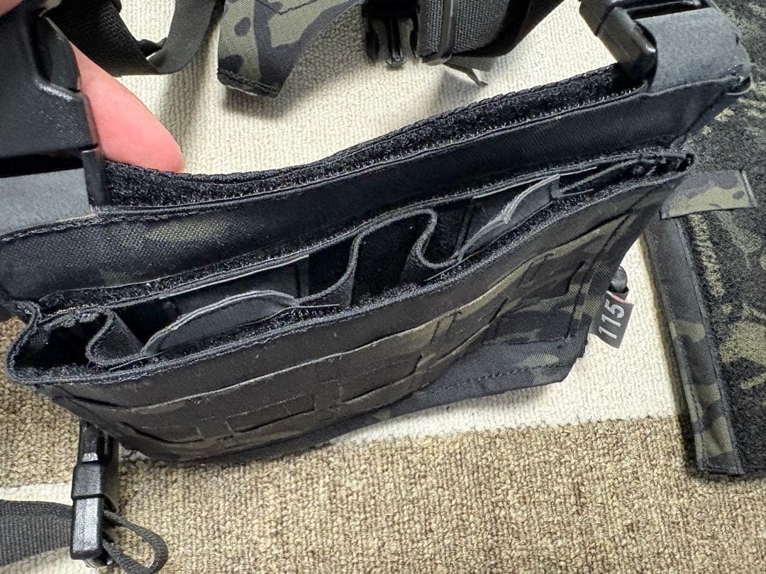 x115xtaylor マイクロチェストリグ　プレート　ポーチ　mcbk