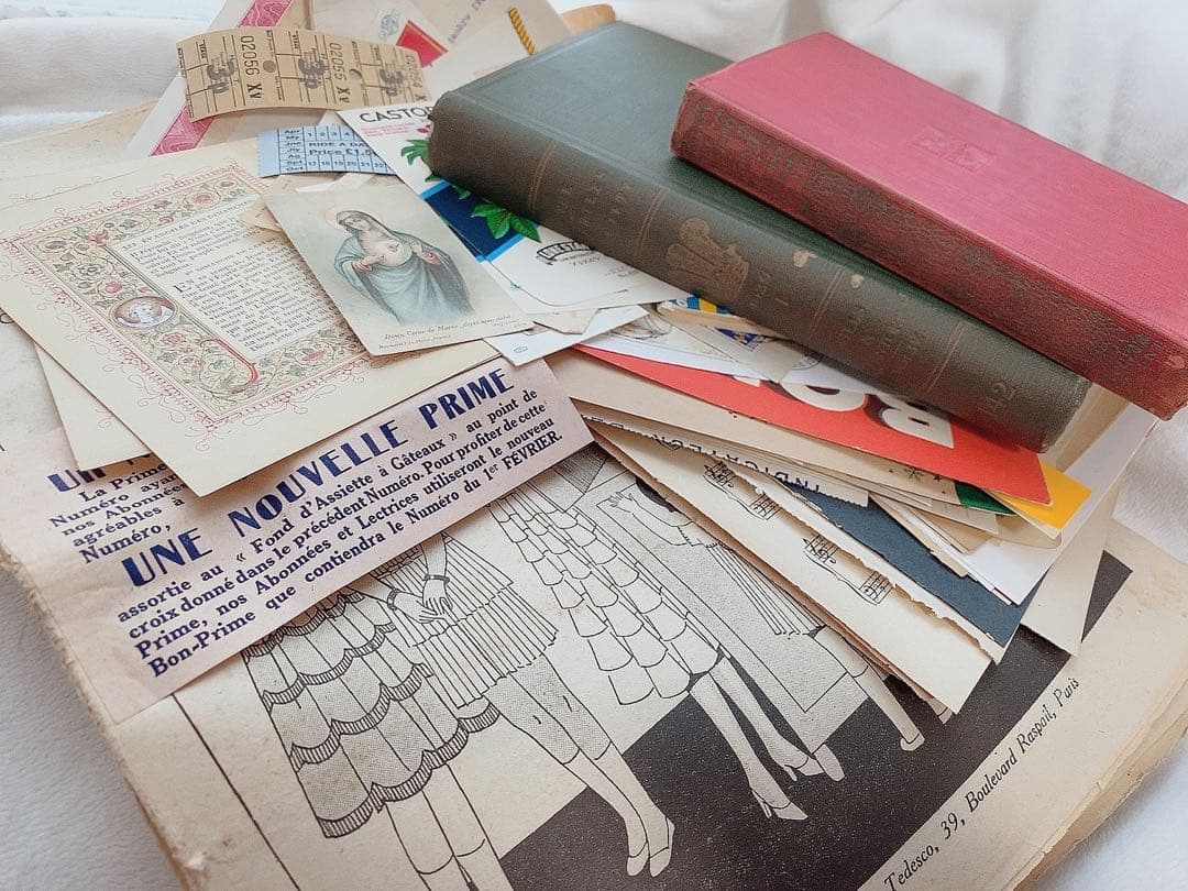 洋書2冊&ヴィンテージ新聞付き紙ものセット