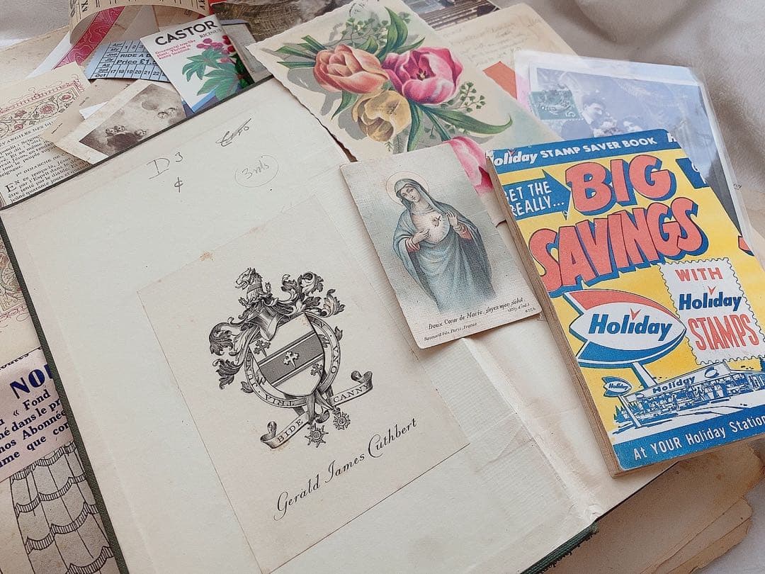 洋書2冊&ヴィンテージ新聞付き紙ものセット