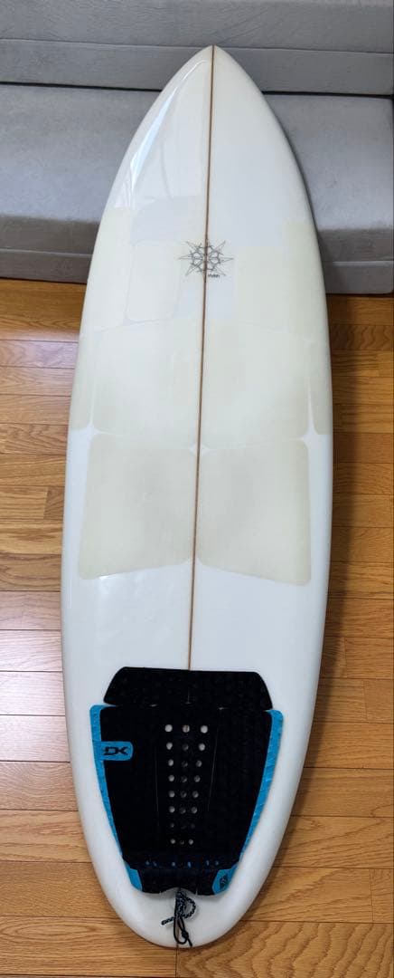 ホワイト ショートボード クワッド