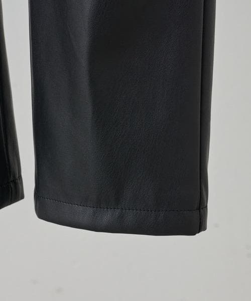 ビアズリー　新品タグ付き　裏起毛フェイクレザーレギンス