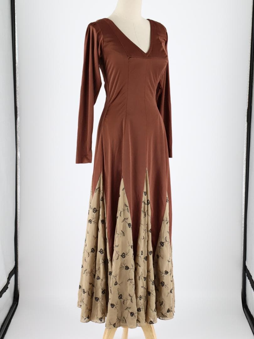 【美品フラメンコ衣装】光沢ブラウン×刺繍花柄 ドレス 大きく広がる裾 ワンピース
