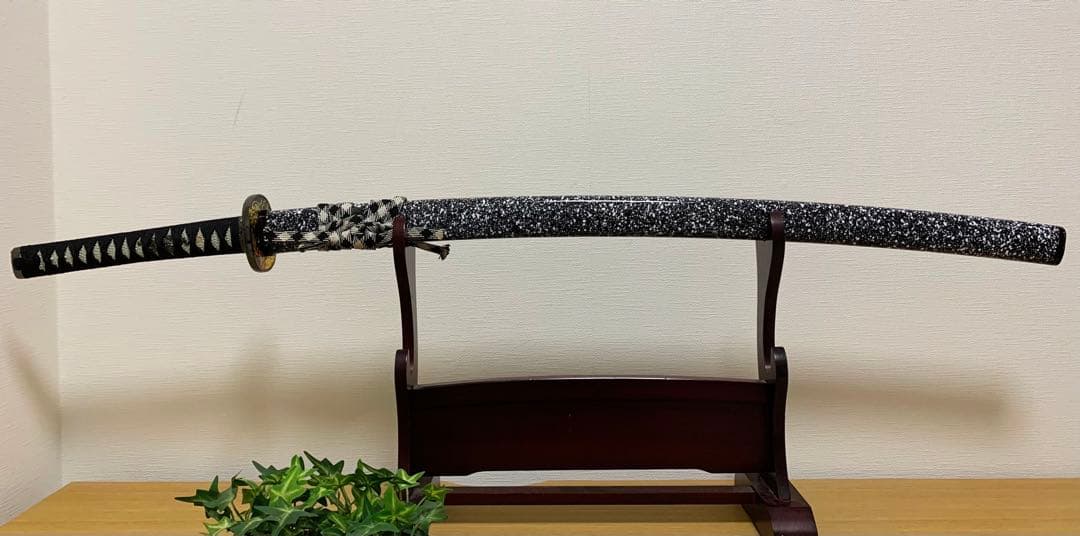 【模造刀】日本刀 打刀 肥前忠広 美しい鍔 樋入刀身