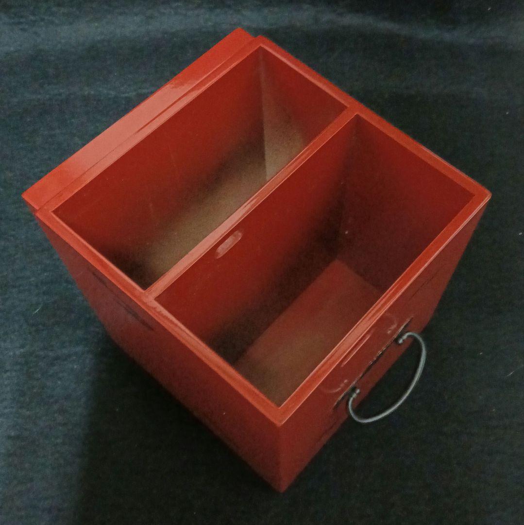 赤い漆器重箱 収納式 皿・箸付き