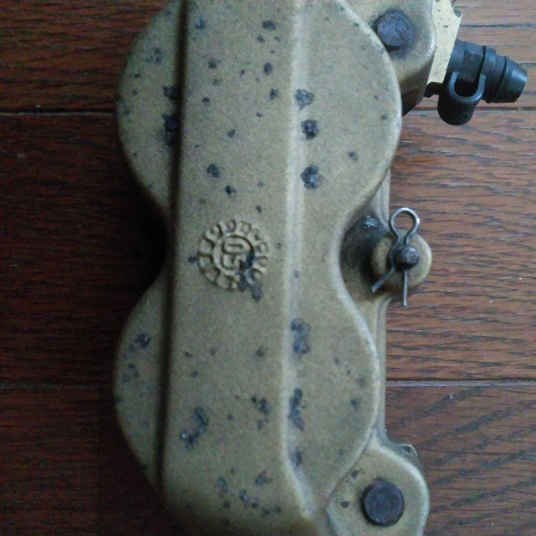 ブレンボ　キャスティング4ポットキャリパー　40mmピッチ　左右セット