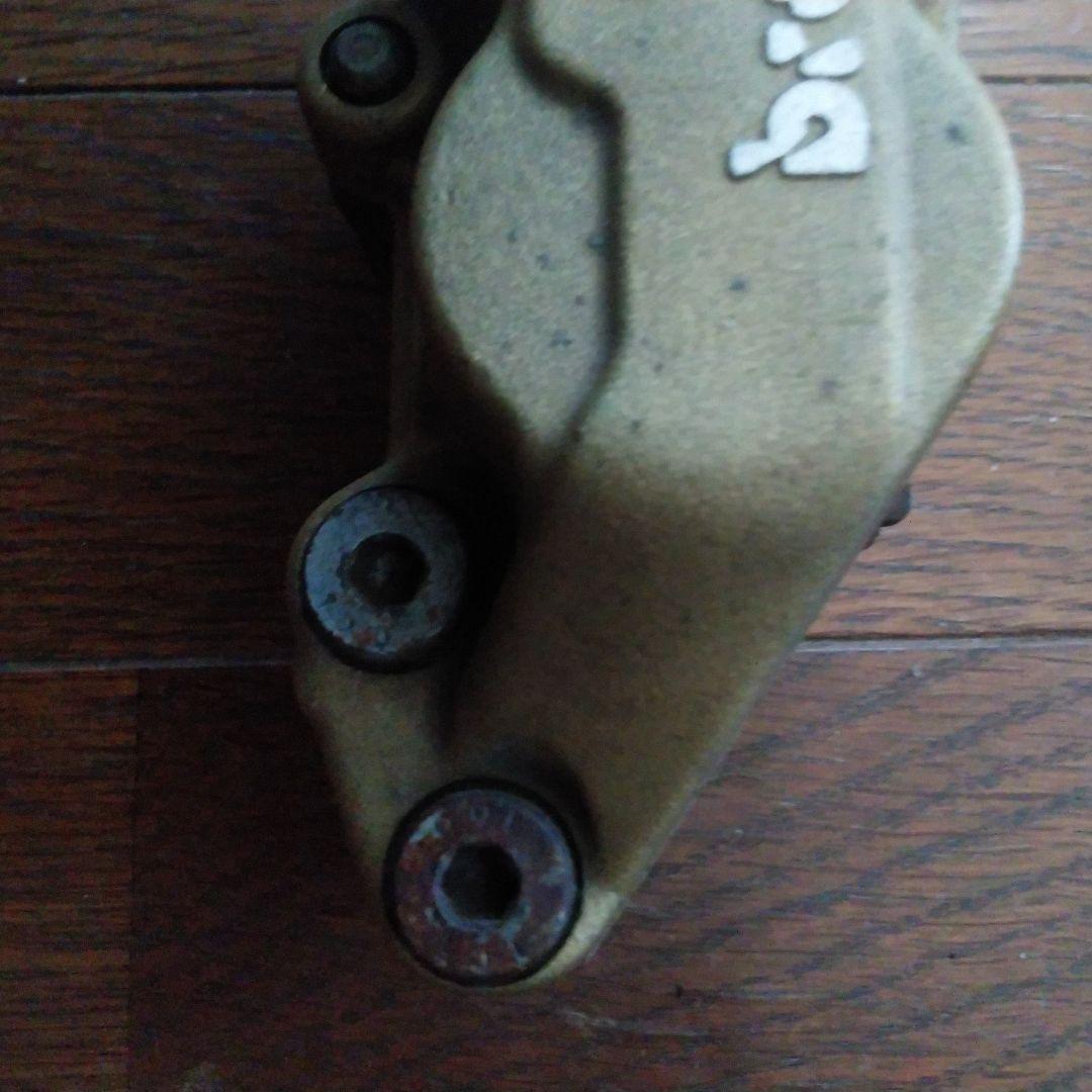 ブレンボ　キャスティング4ポットキャリパー　40mmピッチ　左右セット