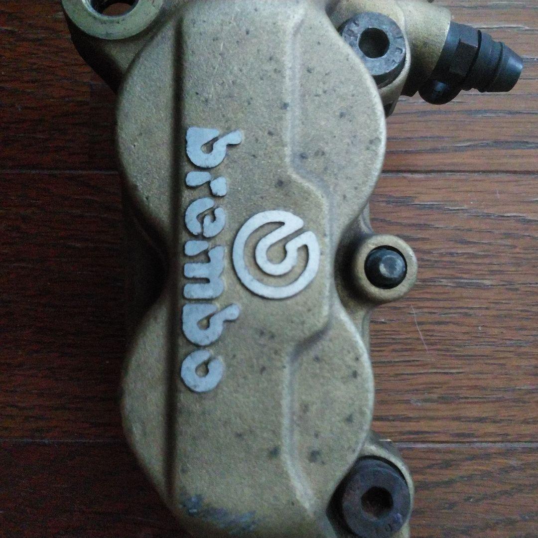 ブレンボ　キャスティング4ポットキャリパー　40mmピッチ　左右セット