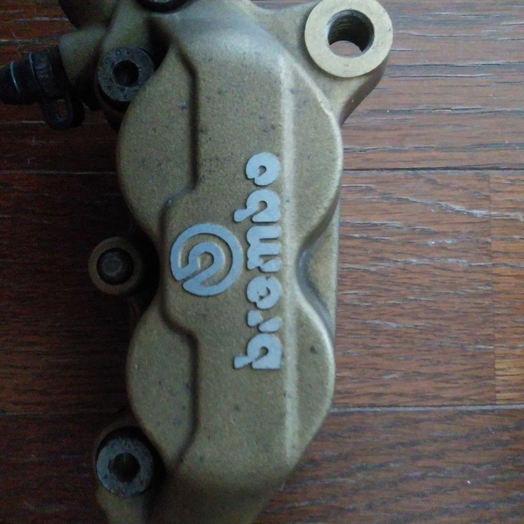 ブレンボ　キャスティング4ポットキャリパー　40mmピッチ　左右セット