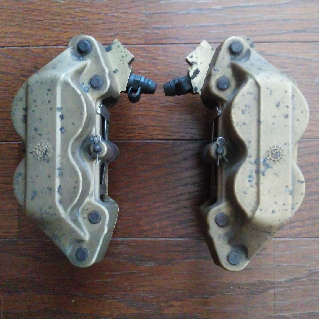 ブレンボ　キャスティング4ポットキャリパー　40mmピッチ　左右セット