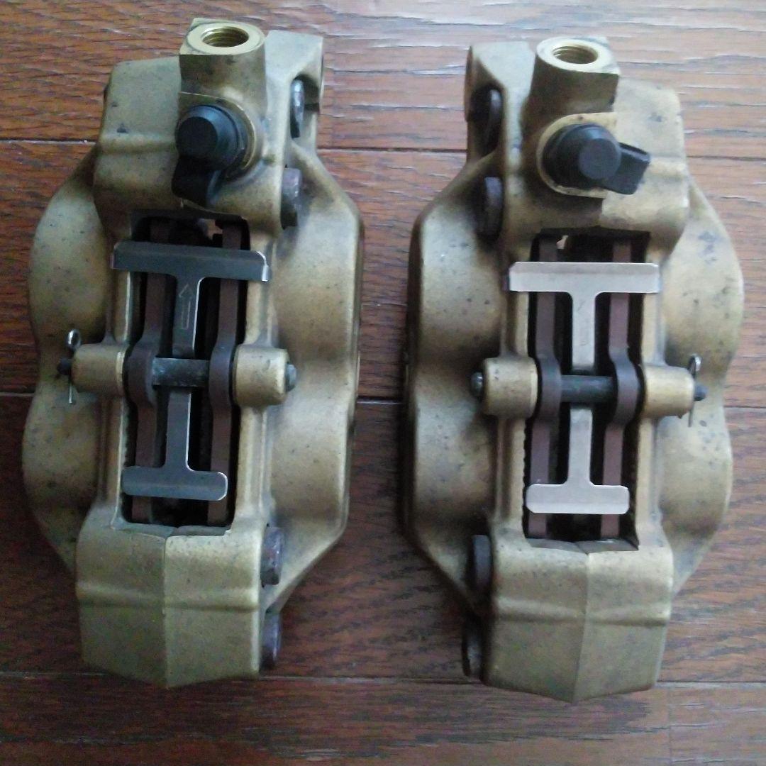 ブレンボ　キャスティング4ポットキャリパー　40mmピッチ　左右セット