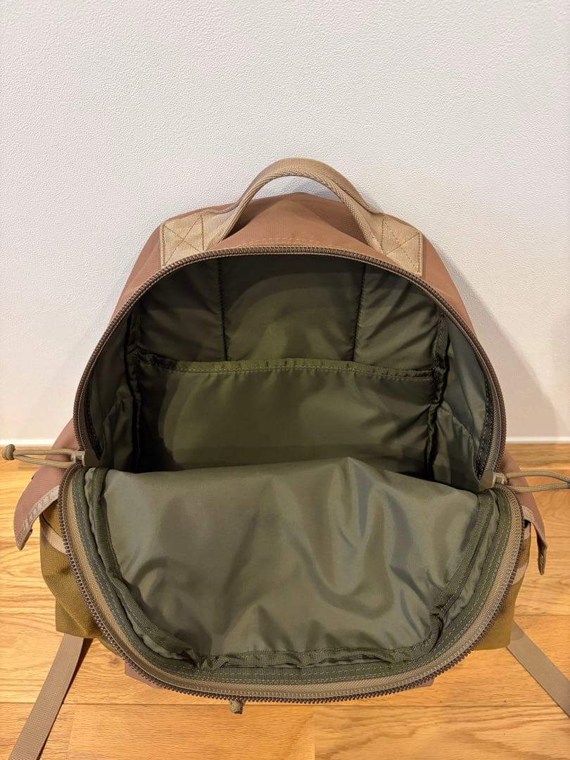 BRIEFING × FUJITO Expedition Pack　Coyote