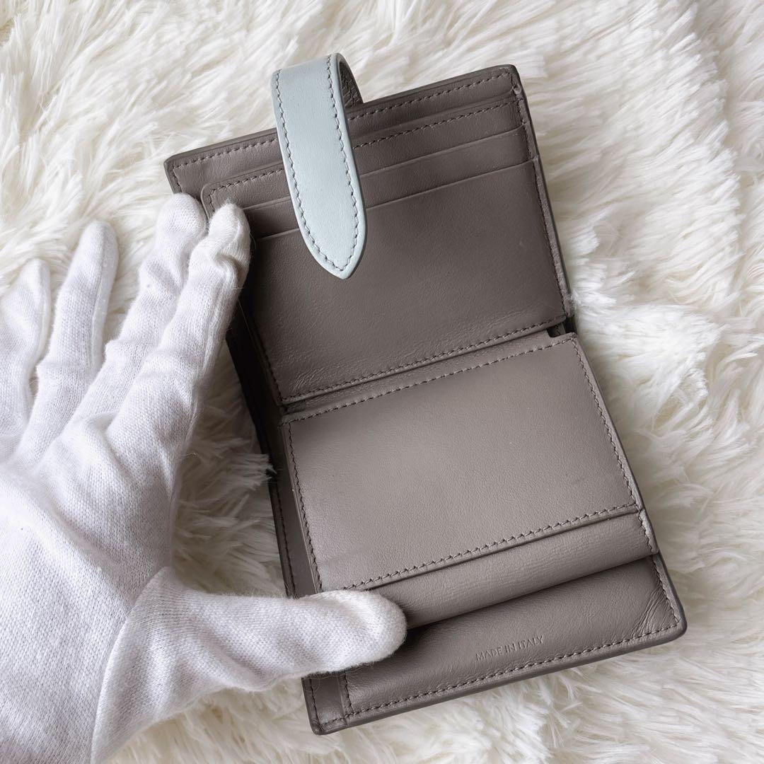 美品✨️CELINE 二つ折り財布 スモールストラップウォレット グレージュ 水色