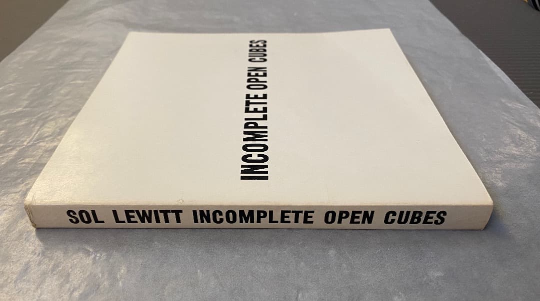 希少）ソル・ルウィット Incomplete Open Cubes の初版本。