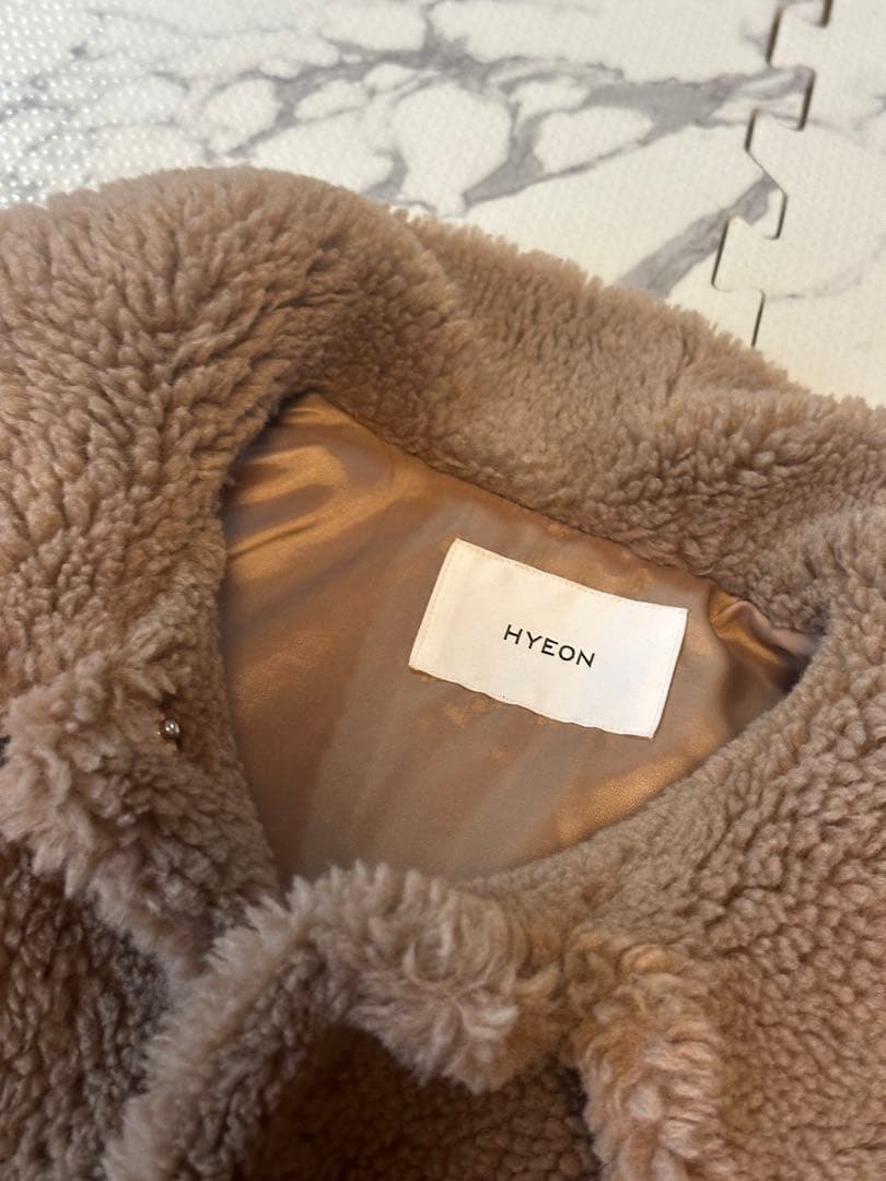 【美品】HYEON へヨン ted cape テッドケープ