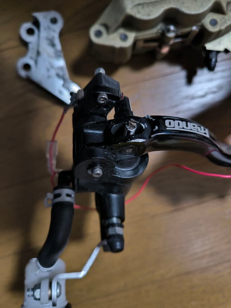 brembo FRANDO キャリパーサポート付き　ブレーキパーツセット