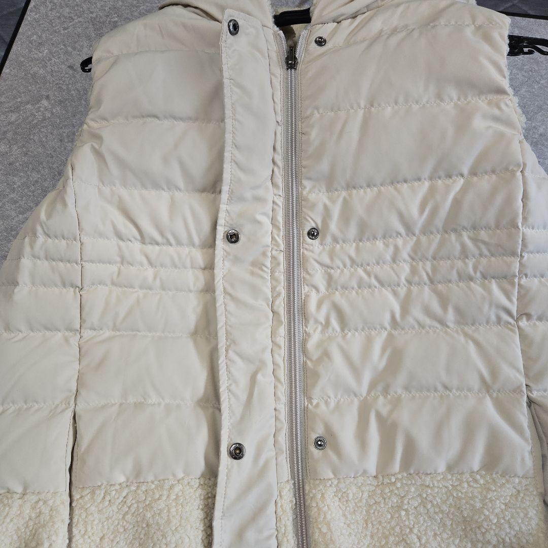 【未使用】 VITA フード付きホワイトベージュダウンベスト