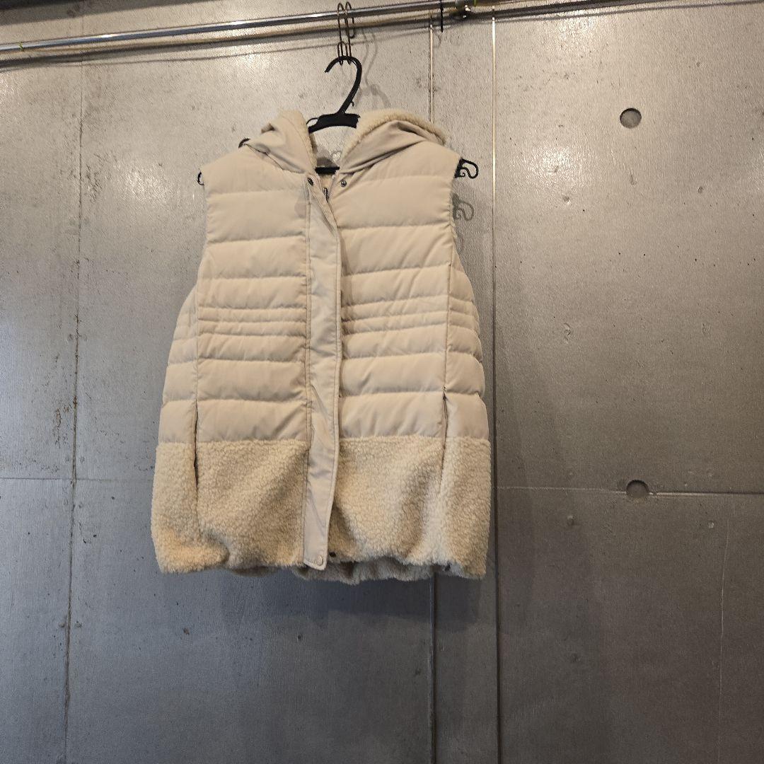 【未使用】 VITA フード付きホワイトベージュダウンベスト