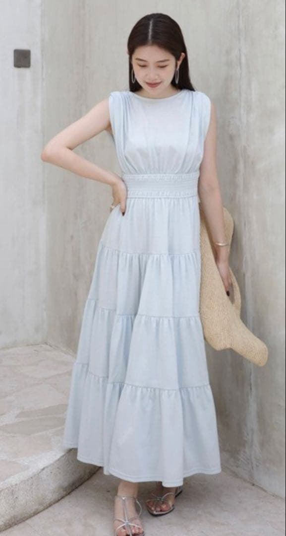 anuans ギャザーティアードカットワンピース アニュアンス