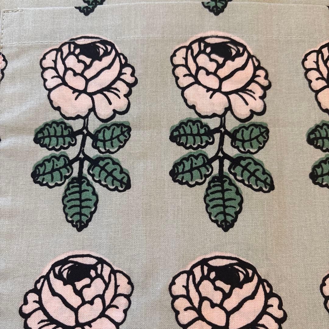 新品　marimekko マリメッコ　エプロン　ヴィヒキルース　伊勢丹限定カラー