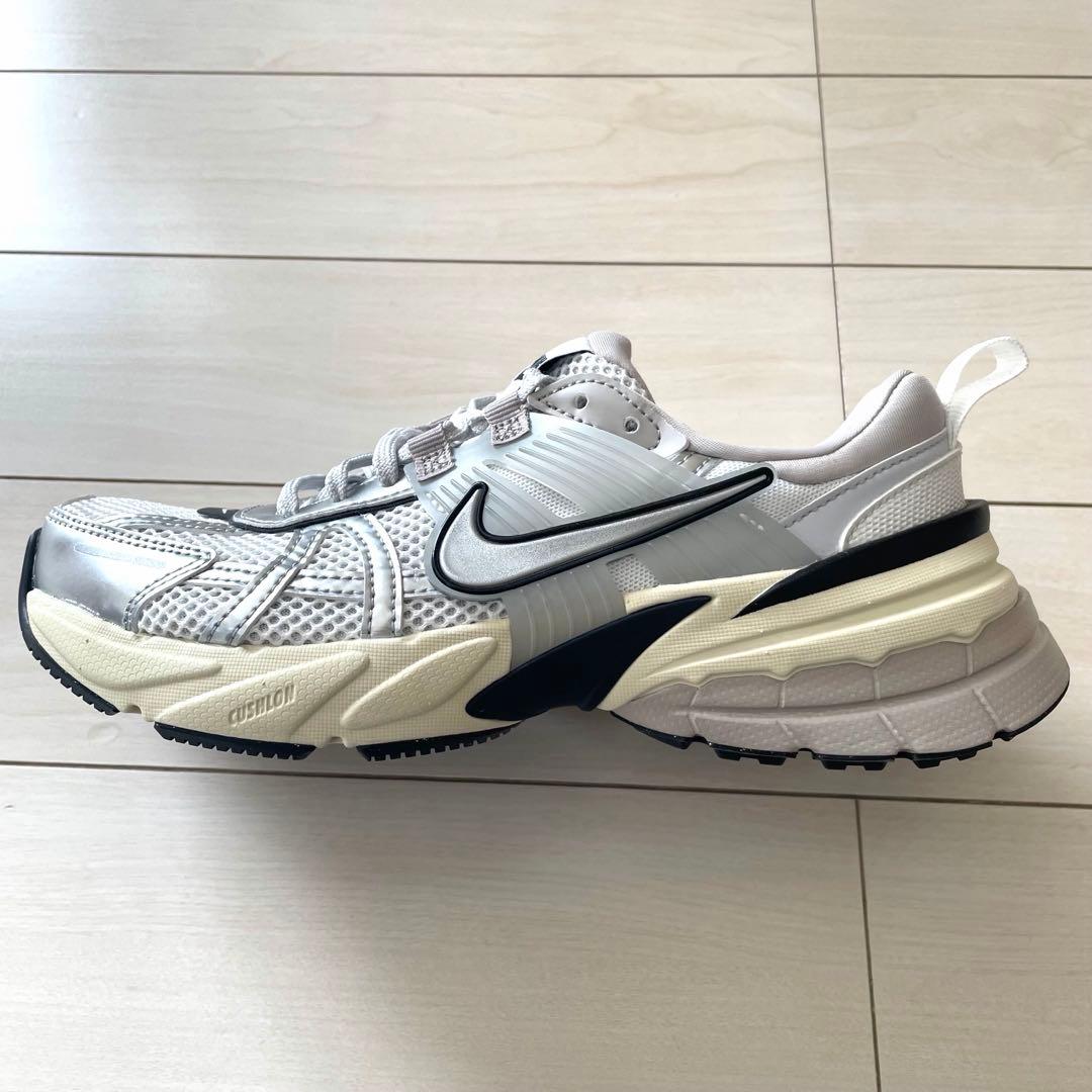 NIKE V2K RUN 【24cm 】