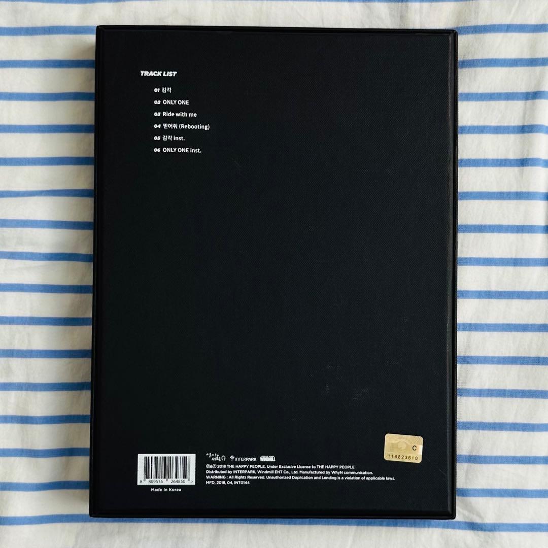 サイン入　UNB トレカ フォトカ ポスカ ステッカー CD & DVDセット