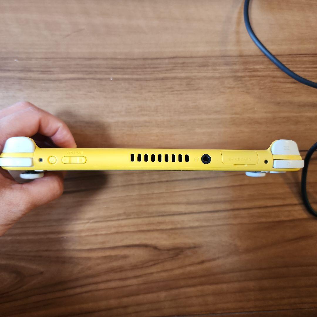 Nintendo Switch Lite イエロー AC付　動作○