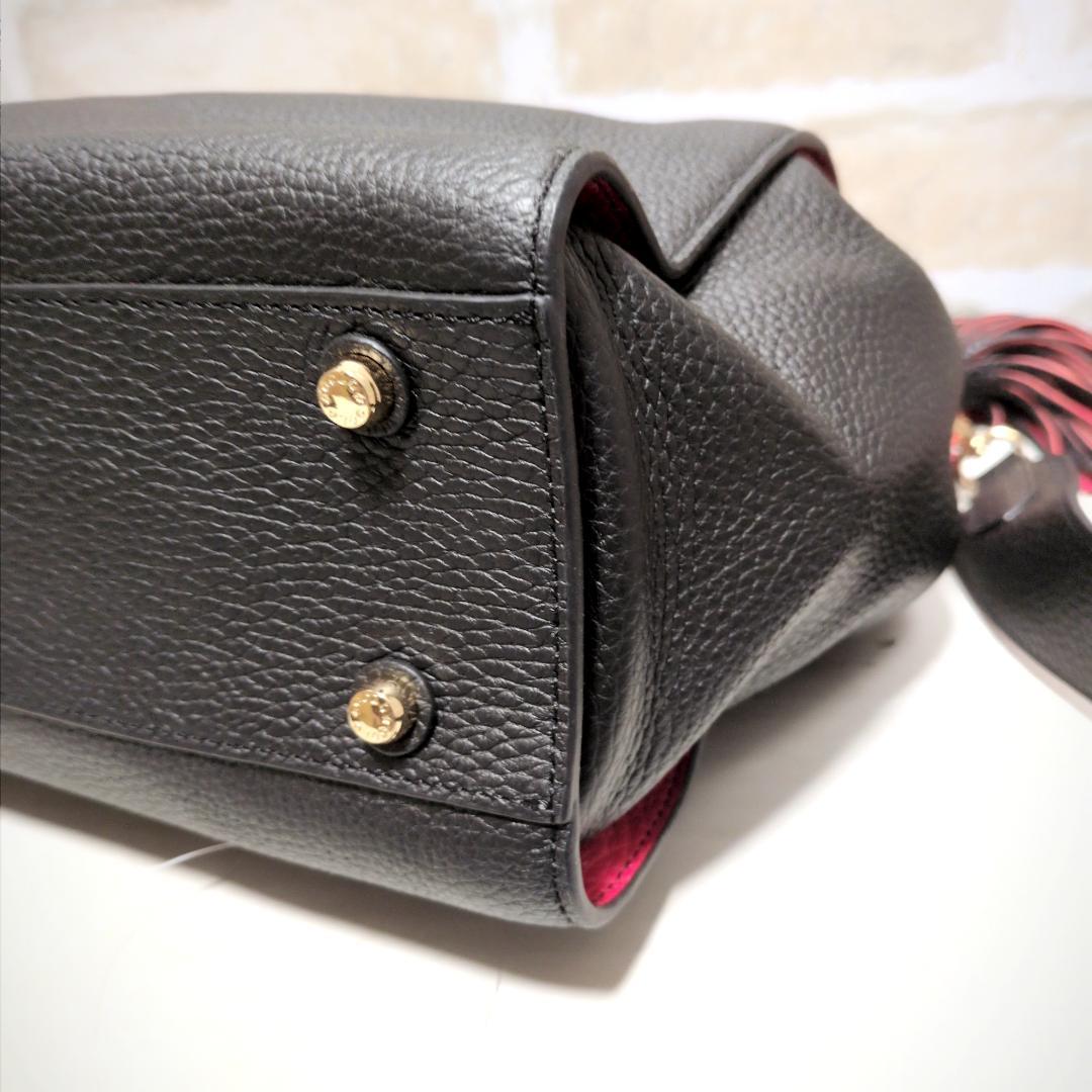 ★ココセリュックスゴールド 2WAY シボ革 バッグ スマホケース付 黒赤 新同