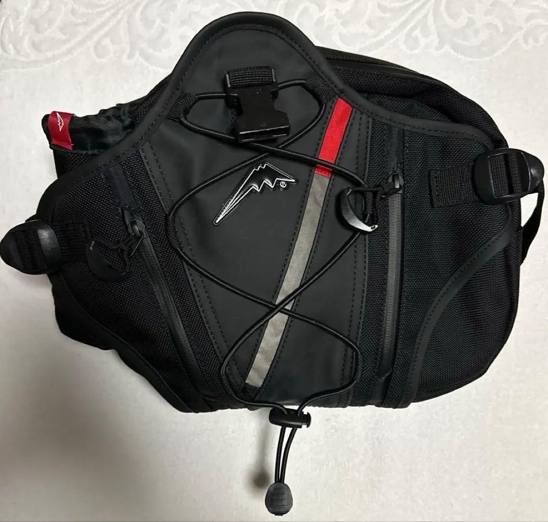 クシタニ　ヒップバッグ