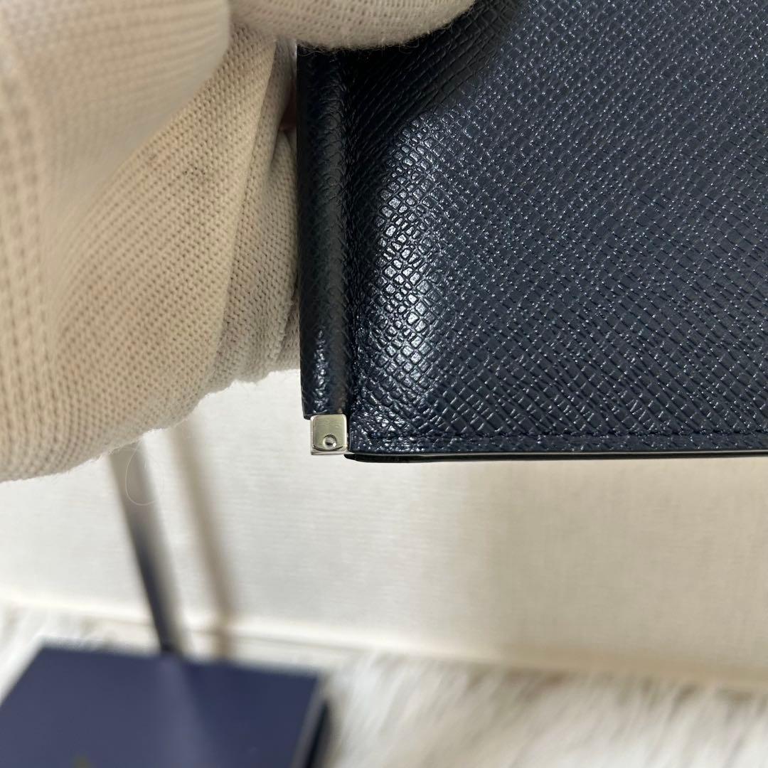 【未使用級✨バルカ】ペッレモルビダ　マネークリップ　財布　ネイビー　レザー　男女