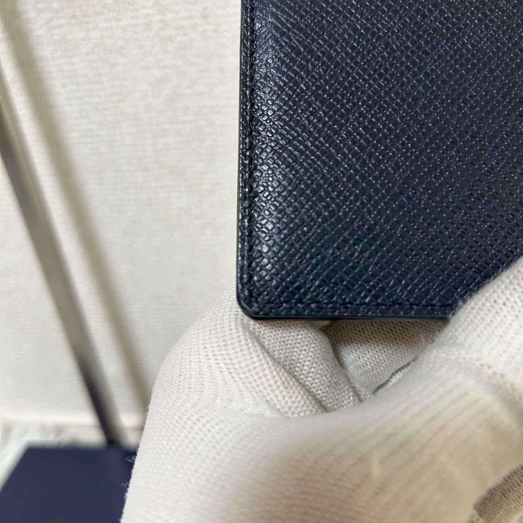 【未使用級✨バルカ】ペッレモルビダ　マネークリップ　財布　ネイビー　レザー　男女