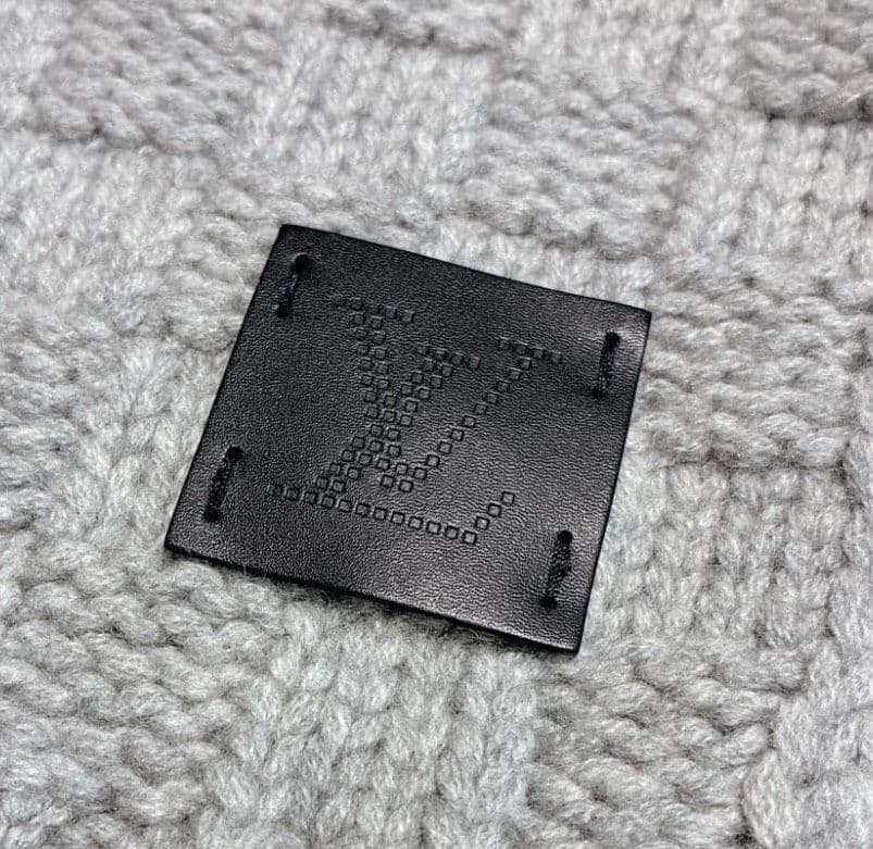 LOUIS VUITTON エシャルプ　ヘルシンキ　カシミヤ マフラー　グレー