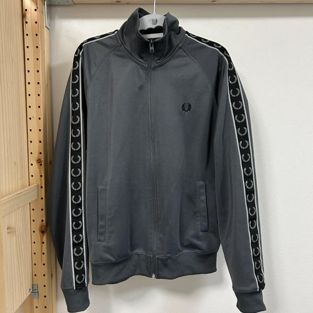 FRED PERRY グレー ジップアップジャケット トラックジャケット