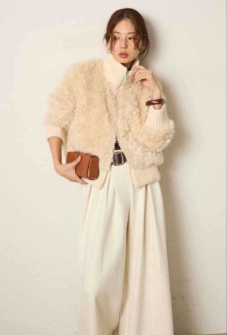 ESICA ハイネックボアブルゾン　ホワイト　完売品